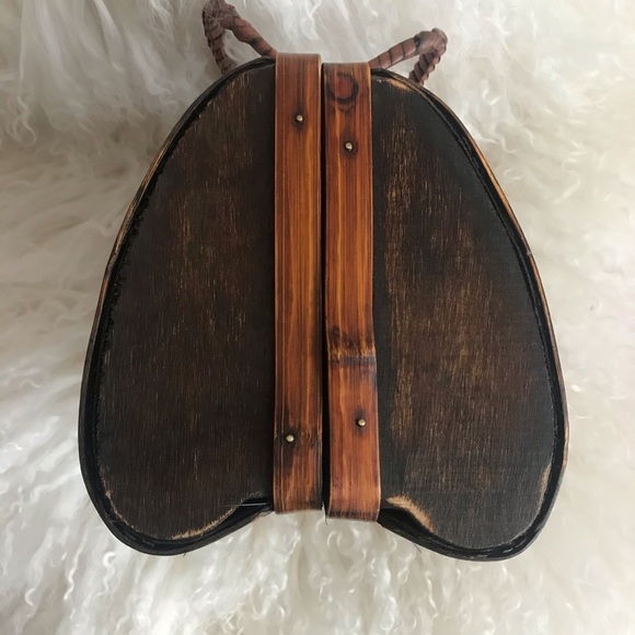 Dainty Wooden Weave Purse - Picture 6 of 8